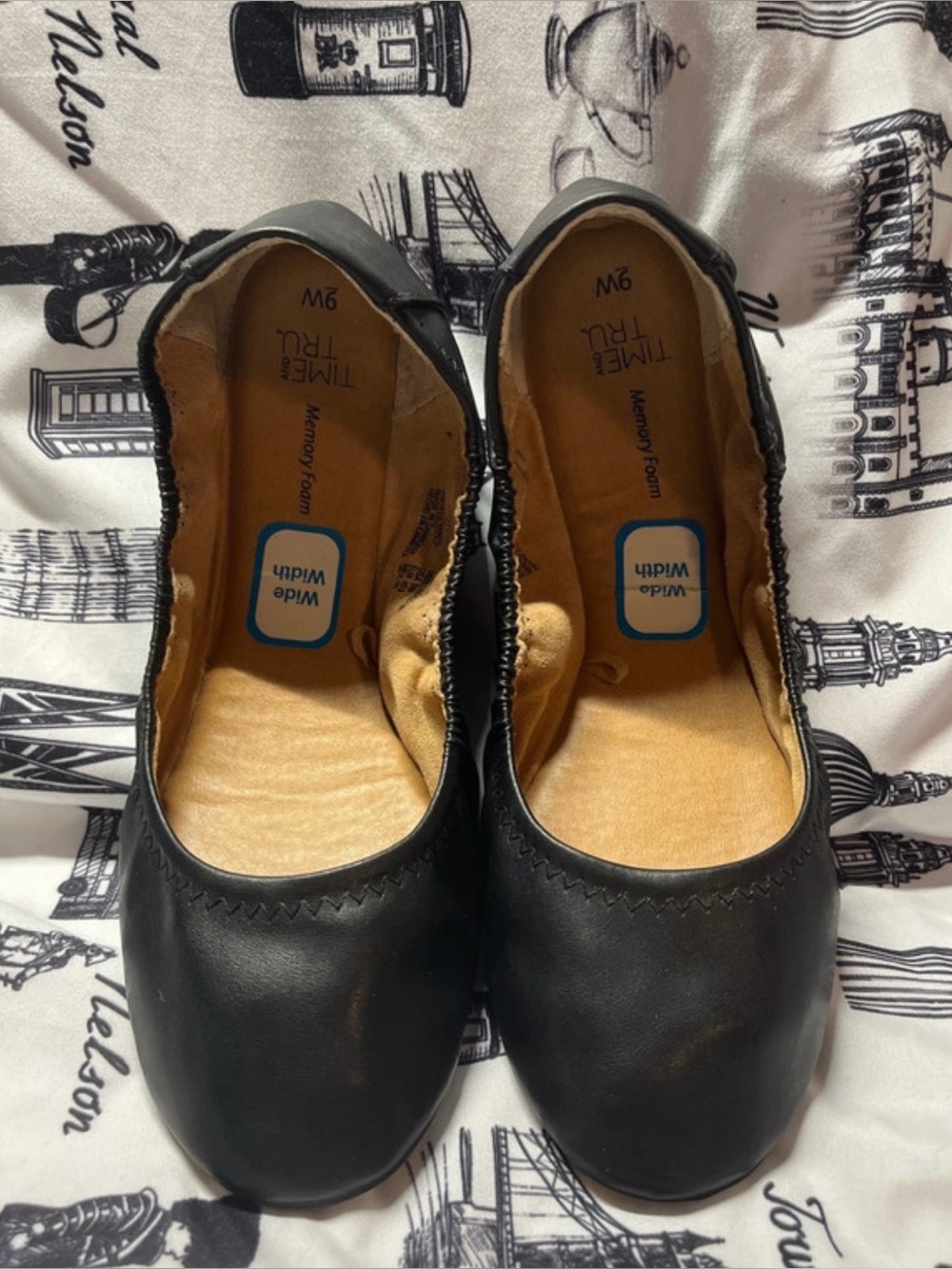 Time and Tru woman's flats US 9W